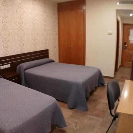 Hostal Venecia II Monzón Εξωτερικό φωτογραφία