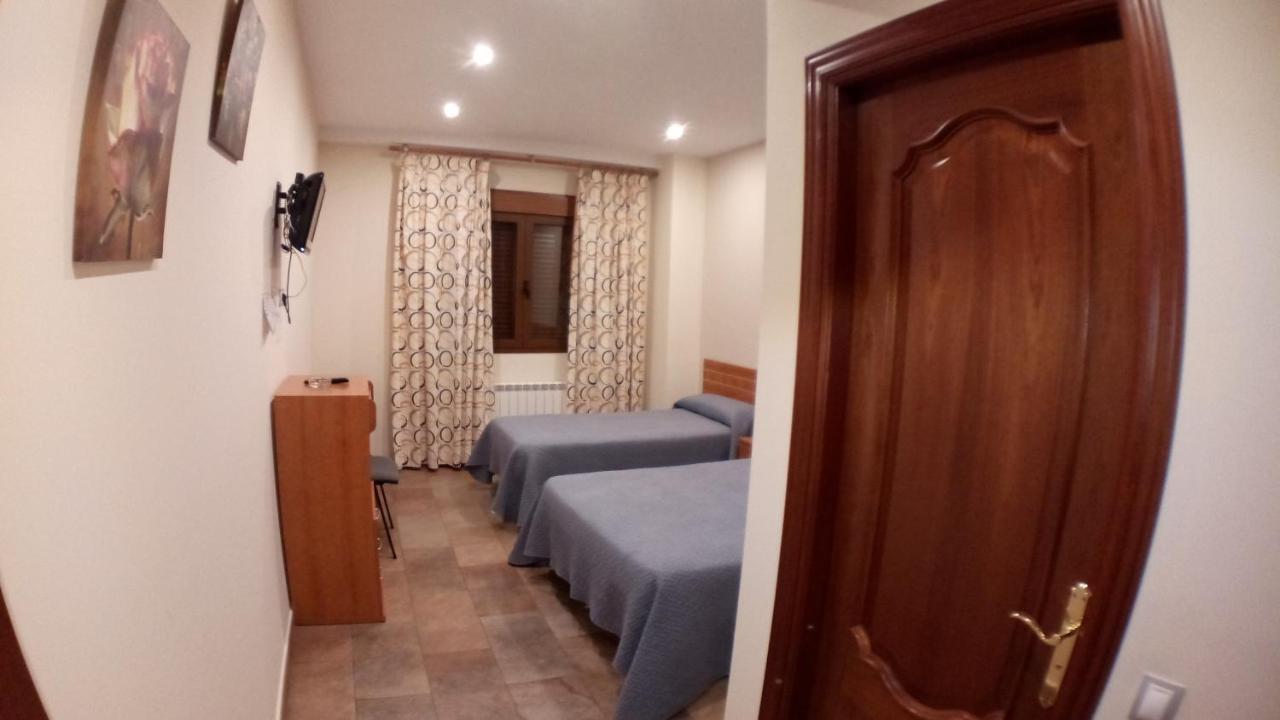 Hostal Venecia II Monzón Εξωτερικό φωτογραφία