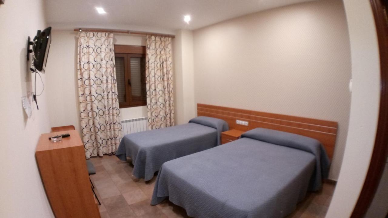 Hostal Venecia II Monzón Εξωτερικό φωτογραφία