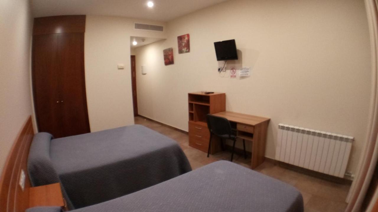 Hostal Venecia II Monzón Εξωτερικό φωτογραφία