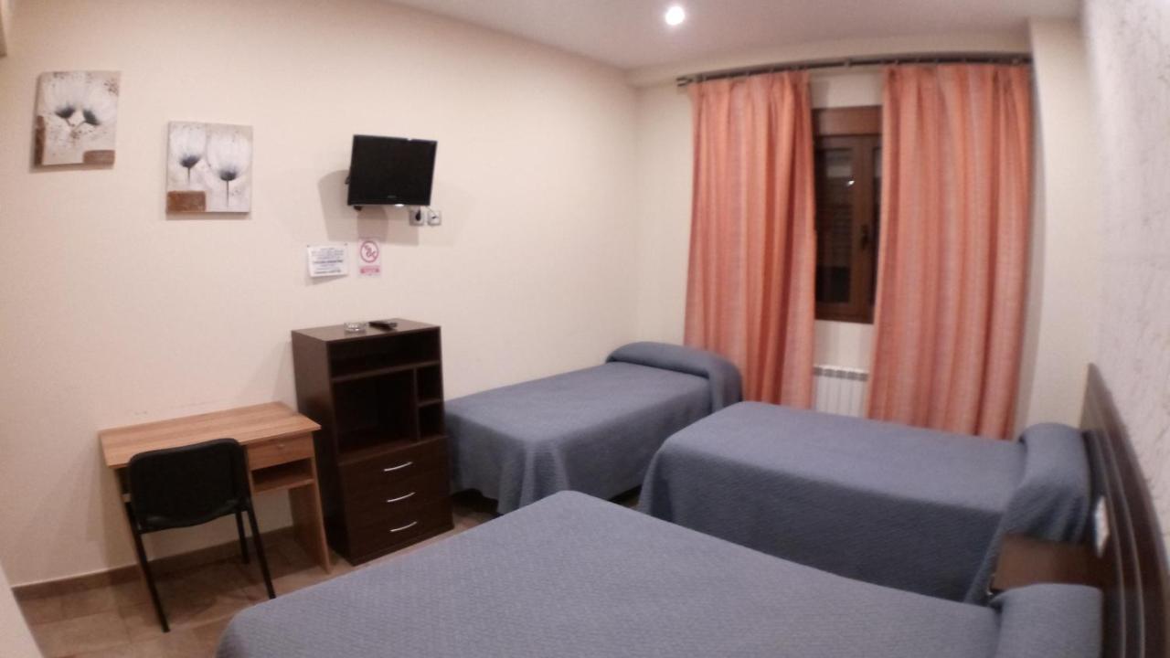 Hostal Venecia II Monzón Εξωτερικό φωτογραφία