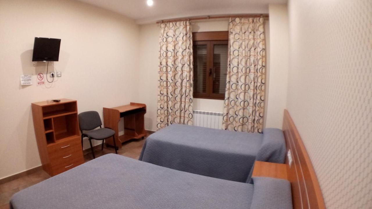 Hostal Venecia II Monzón Εξωτερικό φωτογραφία